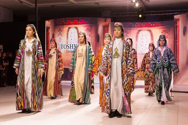 В Ташкенте состоится показ исторических национальных костюмов - Sputnik Узбекистан