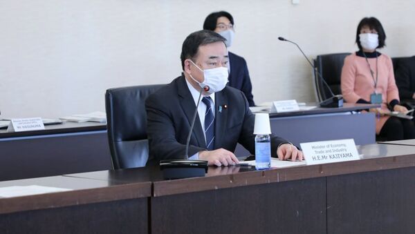 Министр экономики, торговли и промышленности Японии Хироши Каджияма - Sputnik Узбекистан