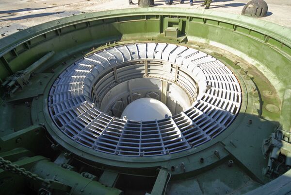 Адская троица. Оружие, спасшее Москву от ядерного удара Адская троица. Оружие, спасшее Москву от ядерного удара - Sputnik Узбекистан