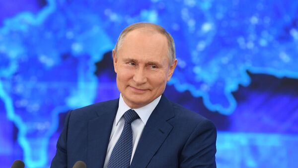 Президент России Владимир Путин проводит ежегодную пресс-конференцию - Sputnik Ўзбекистон