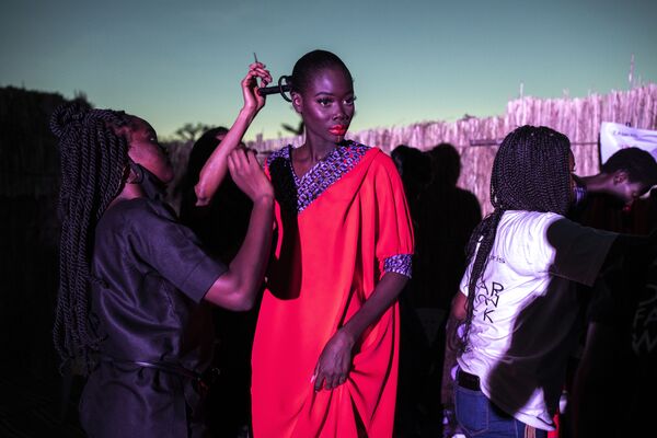Senegal, Dakar Fashion Week moda haftaligi. - Sputnik Oʻzbekiston