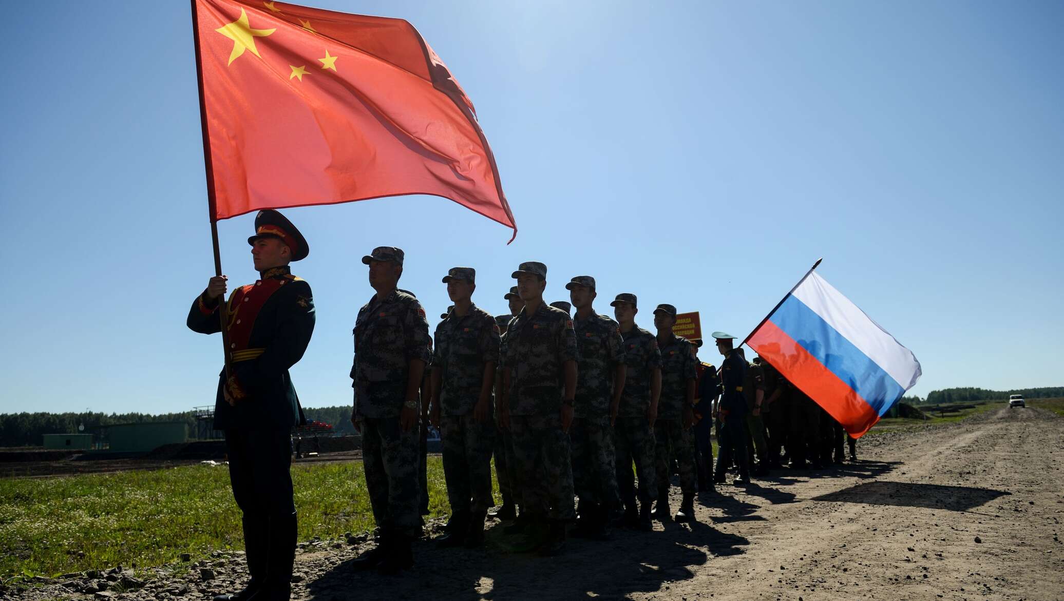 Восточный военный союз. Российско-китайские военные учения. Совместные учения России и Китая. Военные учения России и Китая.