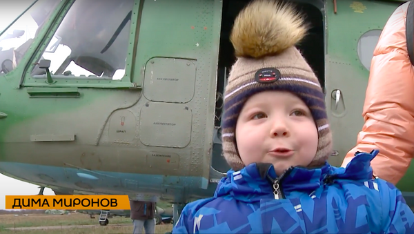 Летчики Балтфлота исполнили мечту мальчика с тяжелым заболеванием - Sputnik Узбекистан