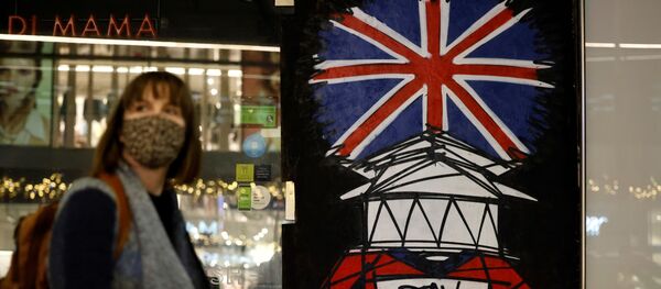 Женщина в маске - Sputnik Узбекистан