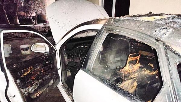 У автоблогера в Самарканде сожгли машину прямо во дворе - фото - Sputnik Узбекистан