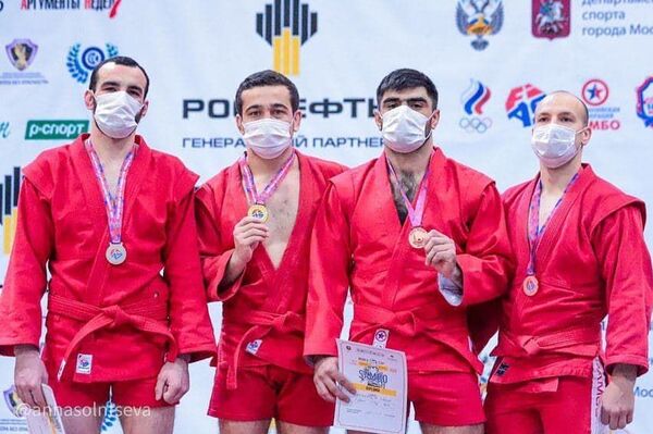 Узбекистанцы завоевали 14 медалей на Кубке мира по самбо в Москве - Sputnik Узбекистан