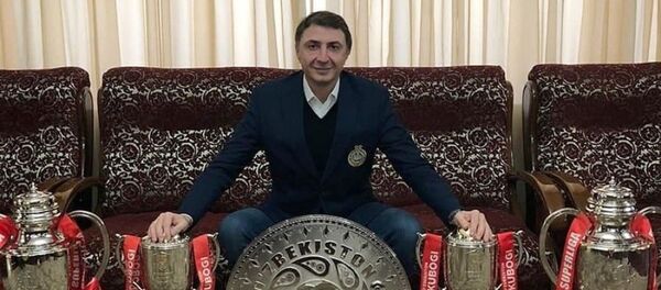 Шота Арвеладзе с кубками - Sputnik Узбекистан