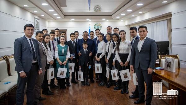 Хоким Навоийской области предложил свою должность детям - Sputnik Узбекистан