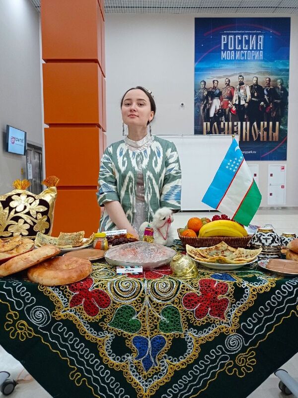 Новогодняя блокада: как студенты из Узбекистана будут в РФ встречать 2021-й Новогодняя блокада: как студенты из Узбекистана будут в РФ встречать 2021-й - Sputnik Узбекистан
