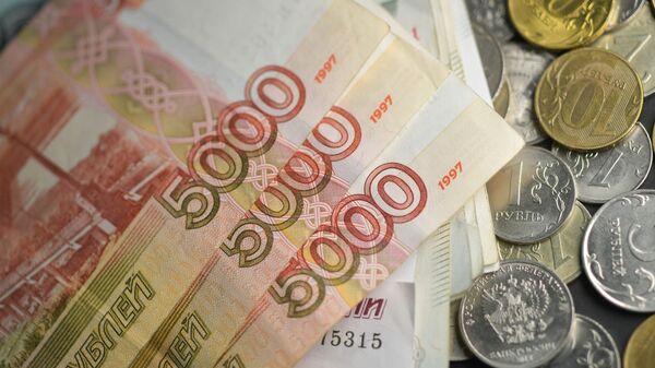 Денежные купюры и монеты - Sputnik Узбекистан