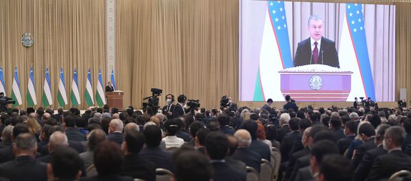 Президент Узбекистана Шавкат Мирзиёев озвучил послание Олий Мажлису Президент Узбекистана Шавкат Мирзиёев озвучил послание Олий Мажлису - Sputnik Узбекистан