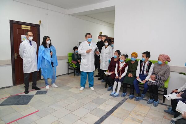 Саида Мирзиёева побывала в Нукусе в рамках благотворительной акции - Sputnik Узбекистан