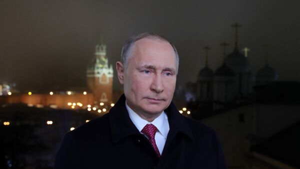 Новогоднее обращение президента РФ В. Путина - Sputnik Узбекистан
