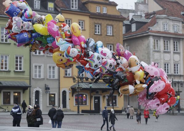 Продажа праздничных шариков в Польше. - Sputnik Узбекистан