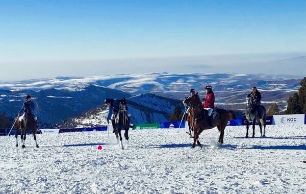 Vpervie v istorii Uzbekistana proshel match po konnomu polo na snegu - Sputnik O‘zbekiston