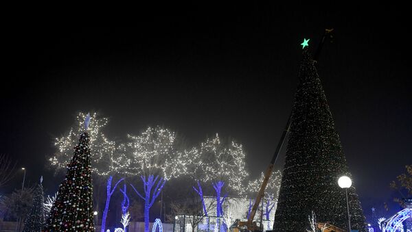 Главная новогодняя елка в Ташкенте - Sputnik Узбекистан