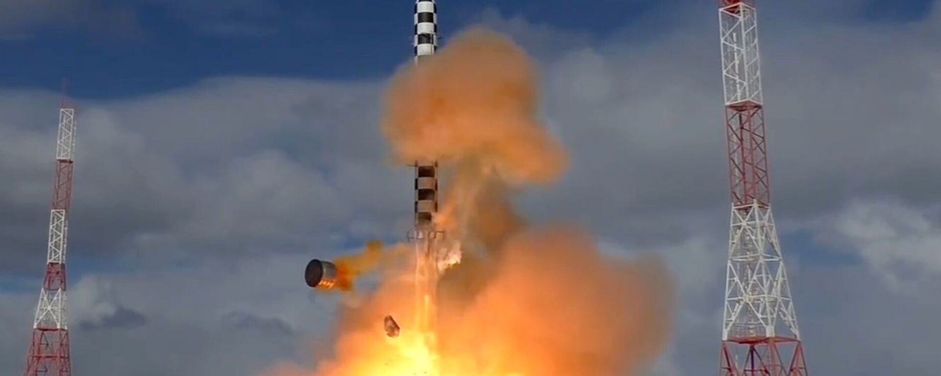 Запуск тяжелой межконтинентальной баллистической ракеты Сармат к» - Sputnik Узбекистан, 1920, 06.01.2021
