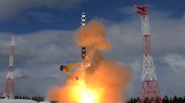 Запуск тяжелой межконтинентальной баллистической ракеты Сармат к» - Sputnik Узбекистан
