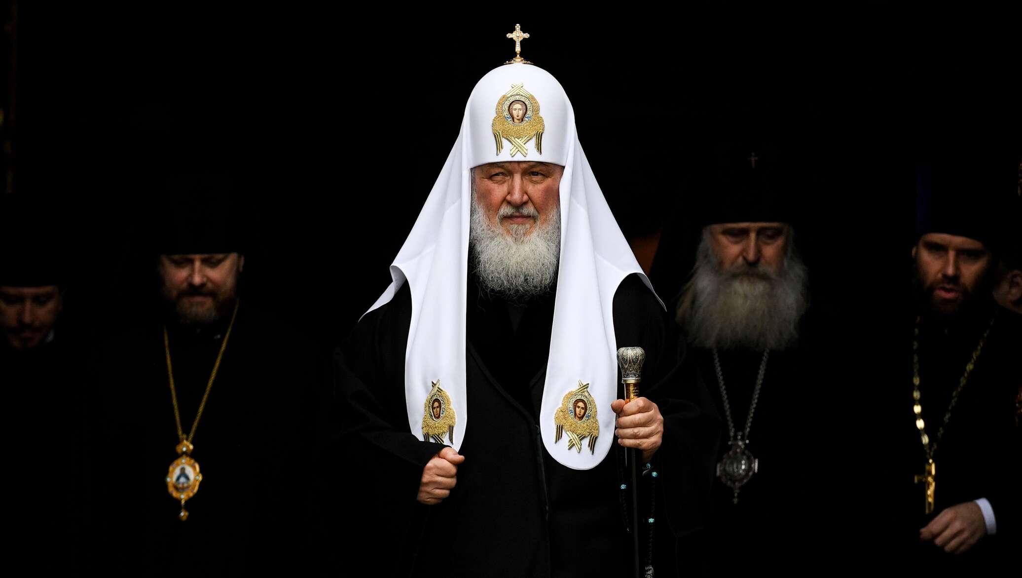 Глава русской православной. Patriarch Kirill of Moscow and all Russia. Патриарх Кирилл глава церкви. Кирилл Гундяев 2002. Патриарх Московский и всея Руси Кирилл богатство.