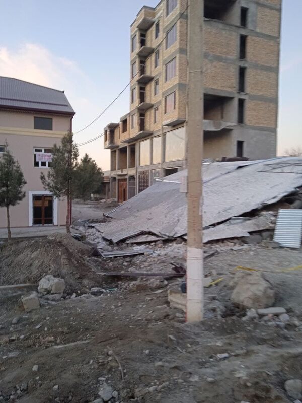 В Джизаке обрушилась часть 6-этажного строящегося дома - Sputnik Узбекистан