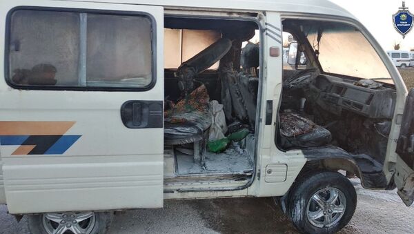 Автомобиль Damas, стоявший в очереди на газовой заправке в Туракурганском районе Наманганской области, загорелся. - Sputnik Ўзбекистон