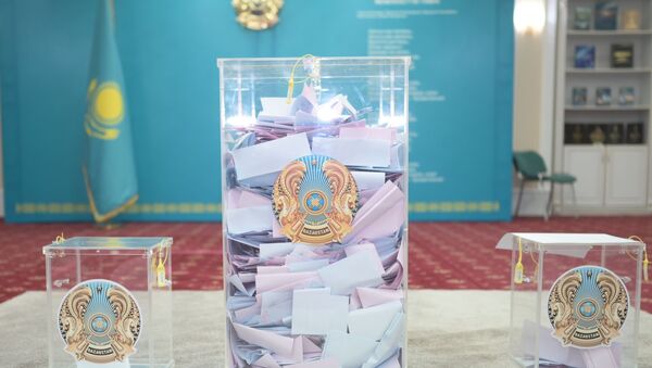 Парламентские выборы в Казахстане. Урна для голосования - Sputnik Узбекистан