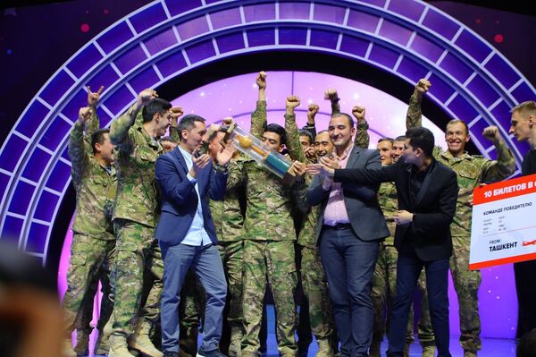 Выступление команд КВН Минобороны Узбекистана - Sputnik Узбекистан