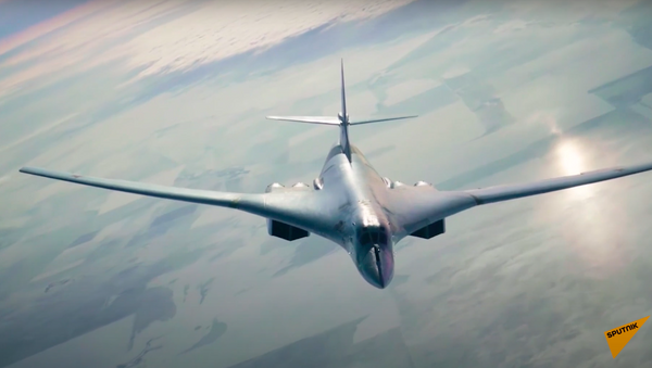 Захватывающее видео дозаправки в воздухе ракетоносца Ту 160 - Sputnik Ўзбекистон