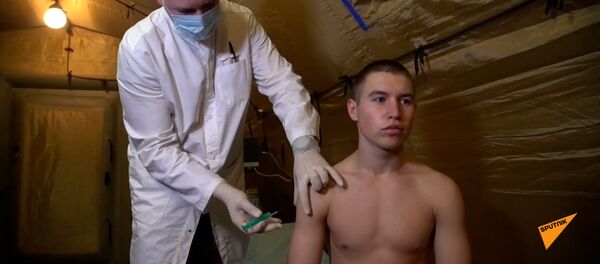 Вакцинация российских миротворцев в Карабахе - Sputnik Узбекистан