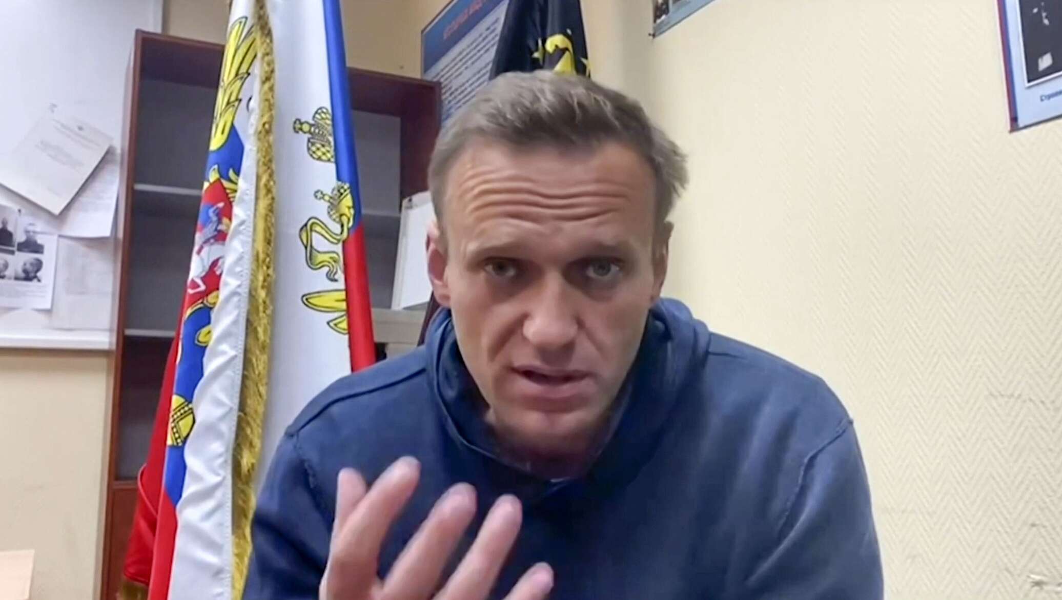 Памяти алексея навального россияне. Навальный фото.