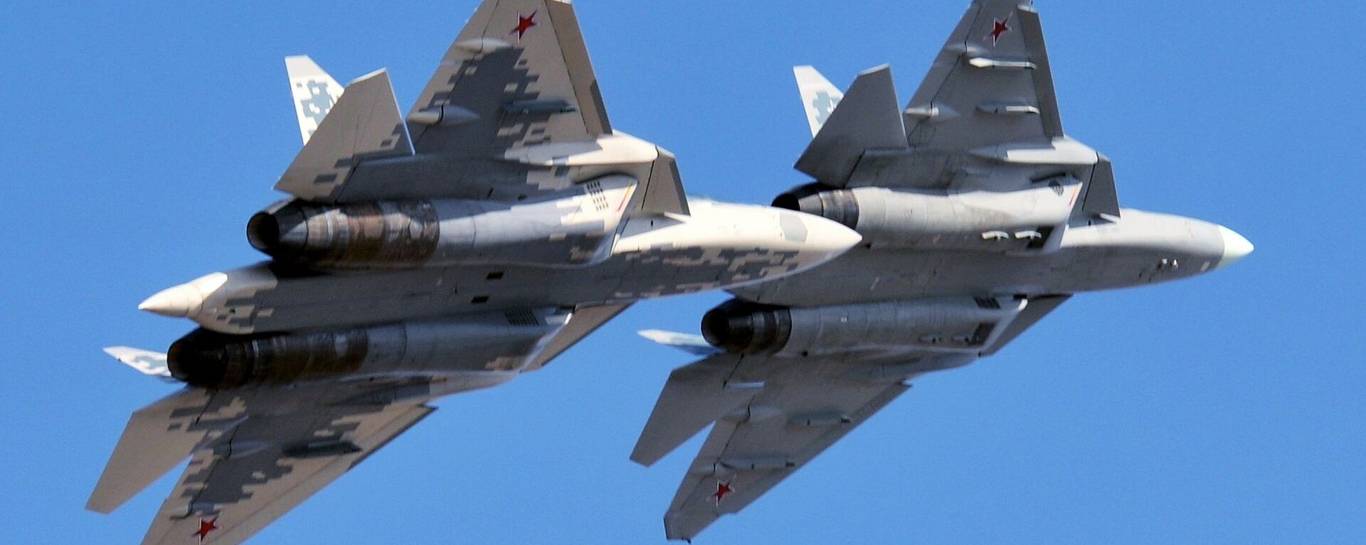 Многофункциональные истребители пятого поколения Су-57 - Sputnik Узбекистан, 1920, 21.01.2021