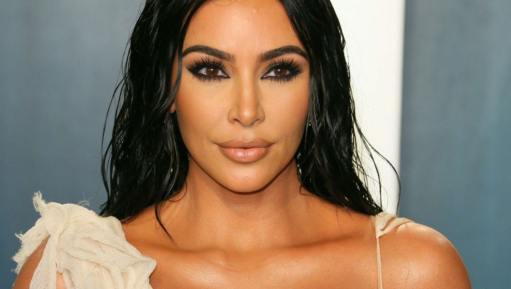 Seks qizlar bokira video Tasvirlangan jinsiy pozitsiyalar