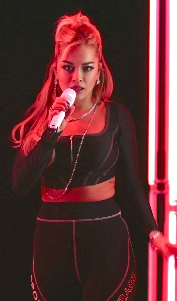 Onlayn jinsiy aloqa paytida ayolning orgazmi Monika Belluchchi eng seksual deb topildi