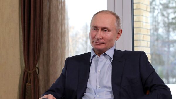 Президент РФ В. Путин провел встречу с учащимися ВУЗов по случаю Дня российского студенчества - Sputnik Узбекистан