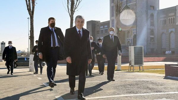 Президент посетил Центр исламской цивилизации - Sputnik Узбекистан