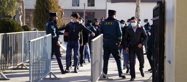 Krupnie rossiyskie kompanii provodat orgnabor rabotnikov v Uzbekistane - Sputnik O‘zbekiston