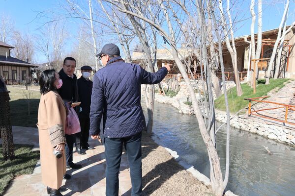 Для любителей наслаждаться пейзажем с высокой местности открыт специальный павильон. - Sputnik Узбекистан