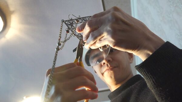 Ювелир Бобур Дадамухамедов за работой - Sputnik Узбекистан