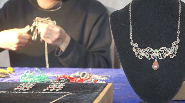 Ювелирный украшения в мастерской Бобура Дадамухамедова - Sputnik Узбекистан