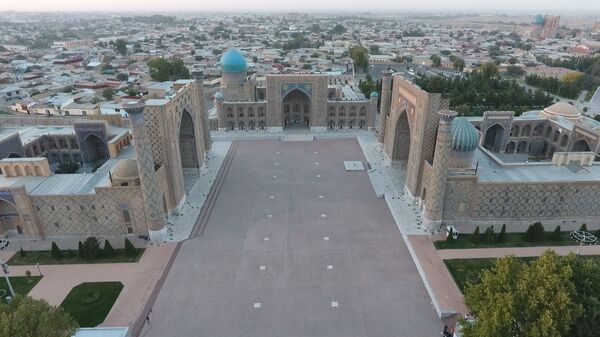 Вид сверху на площадь Регистан в Самарканде - Sputnik Узбекистан