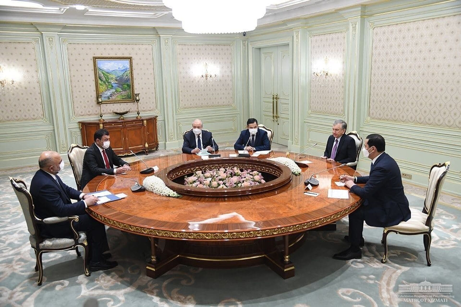 Президент Узбекистан принял делегацию Афганистана - Sputnik Узбекистан, 1920, 10.03.2021