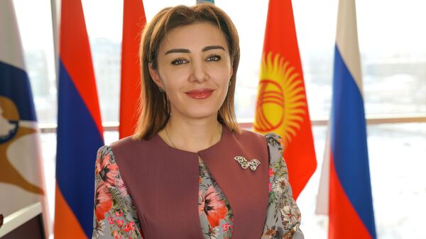 Goar Barsegan, direktor departamenta razvitiya integratsii YeEK - Sputnik O‘zbekiston