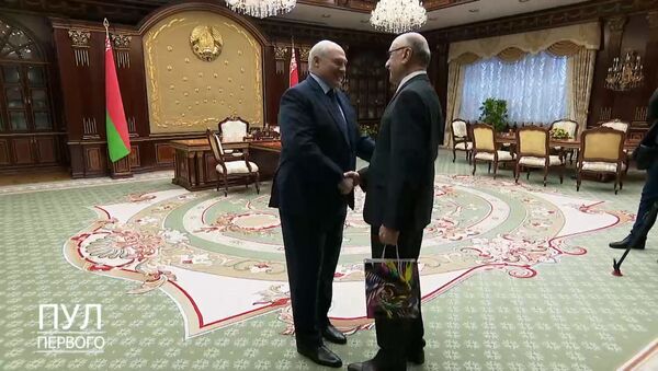 Lukashenko o Mirziyoyeve: eto chelovek, kotorogo budet bogotvorit Uzbekistan - Sputnik O‘zbekiston