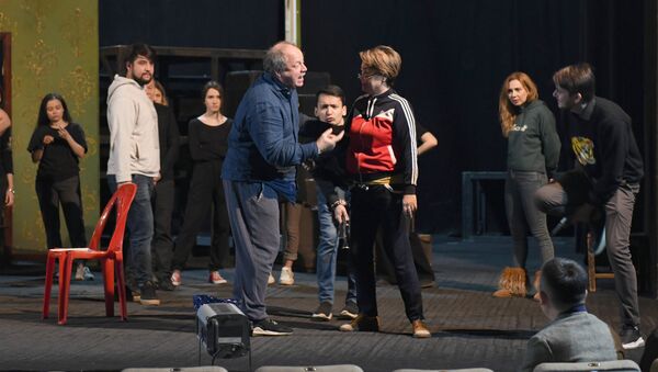 Репетиция спектакля Леди на день в Молодежном театре Узбекистана - Sputnik Узбекистан
