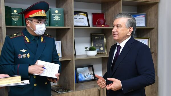 Мирзиёев посетил ГУВД Ташкента - Sputnik Узбекистан