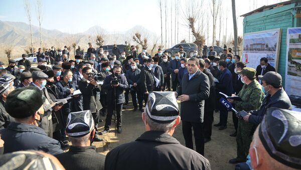 Встреча главы Ферганской долины Хайрулло Бозорова с жителями Сохского района - Sputnik Узбекистан