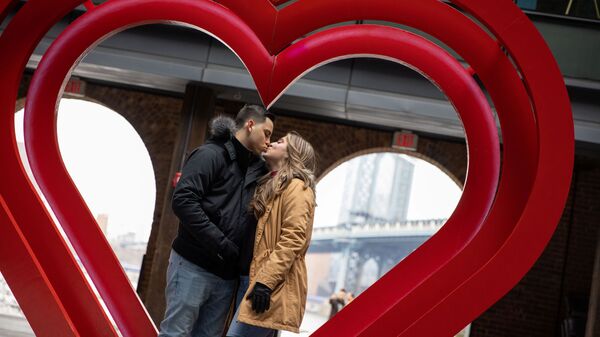 Празднование Дня Святого Валентина в Нью-Йорке - Sputnik Узбекистан