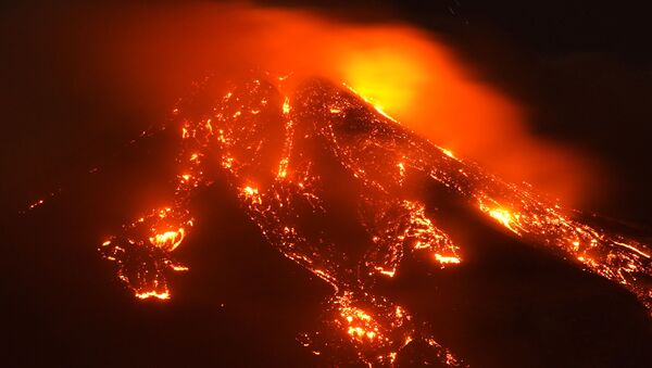 Извержение вулкана Этна - Sputnik Узбекистан