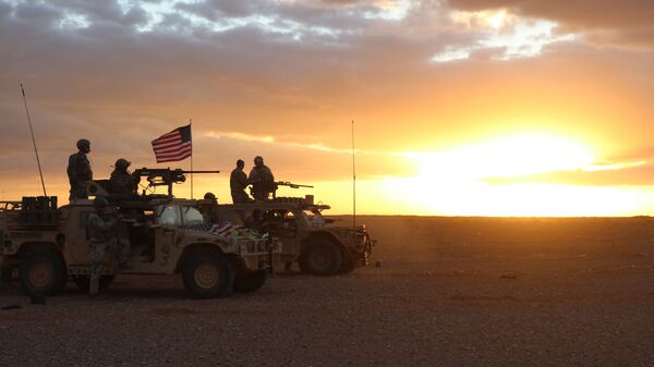 Американские военнослужащие в районе населенного пункта Эт-Танф, Сирия - Sputnik Ўзбекистон