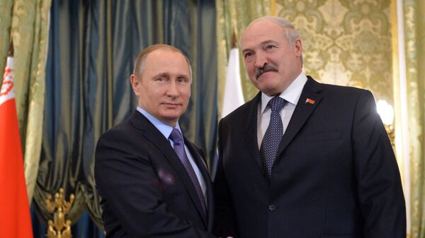 Президент России Владимир Путин (слева) и президент Беларуси Александр Лукашенко - Sputnik Узбекистан